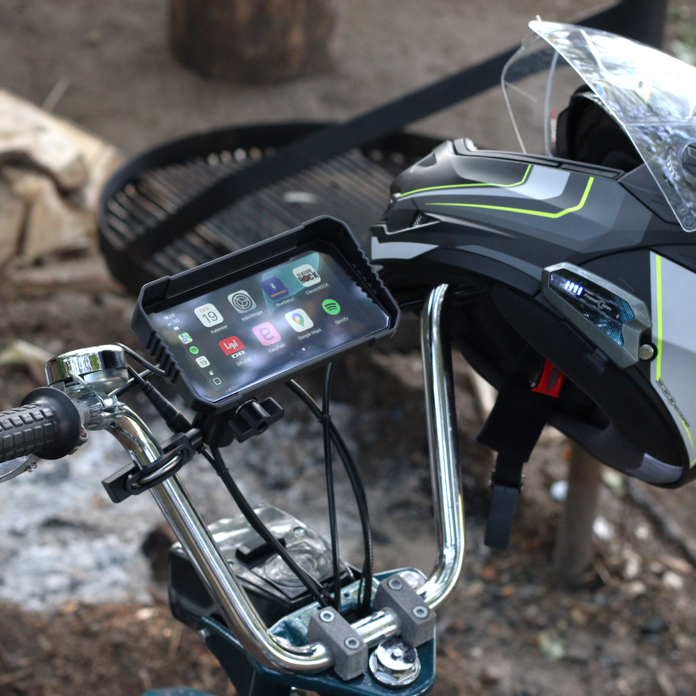 Urban Rider MotoPlay™ 6.25" Display