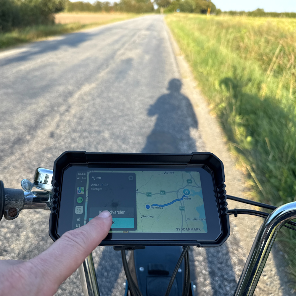 Urban Rider MotoPlay™ 6.25" Display